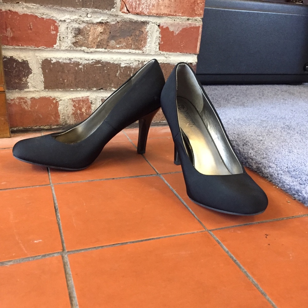 Black closed toe heels